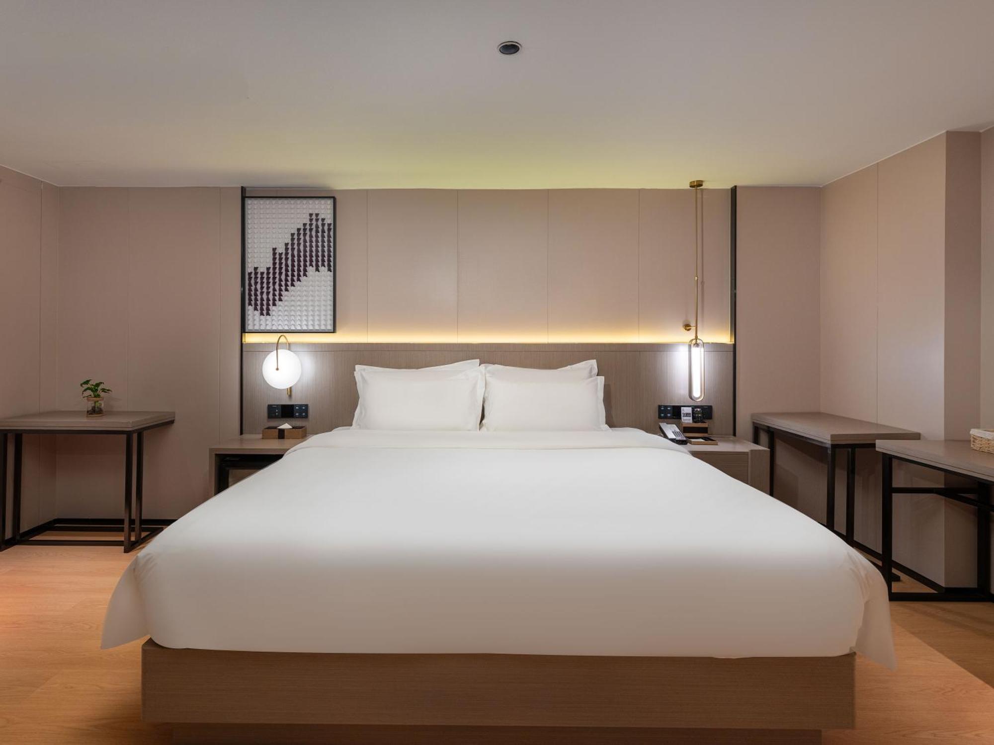 Lavande International Hotel Guangzhou Taikoo Hui Square Shipaiqiao Metro Station Branch - Free Shuttle Bus To Canton Fair Complex During Canton Fair Period & Free Vpn Internet Access Ngoại thất bức ảnh