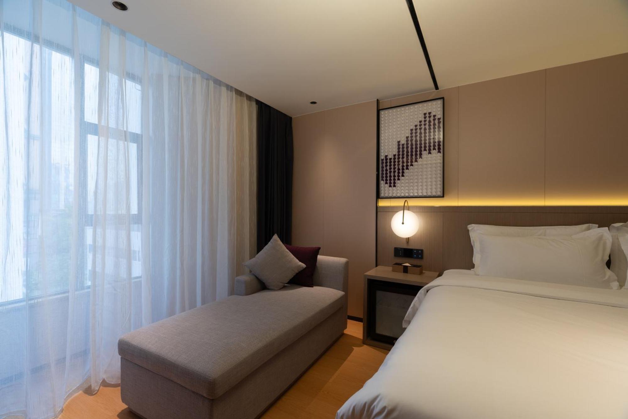 Lavande International Hotel Guangzhou Taikoo Hui Square Shipaiqiao Metro Station Branch - Free Shuttle Bus To Canton Fair Complex During Canton Fair Period & Free Vpn Internet Access Ngoại thất bức ảnh