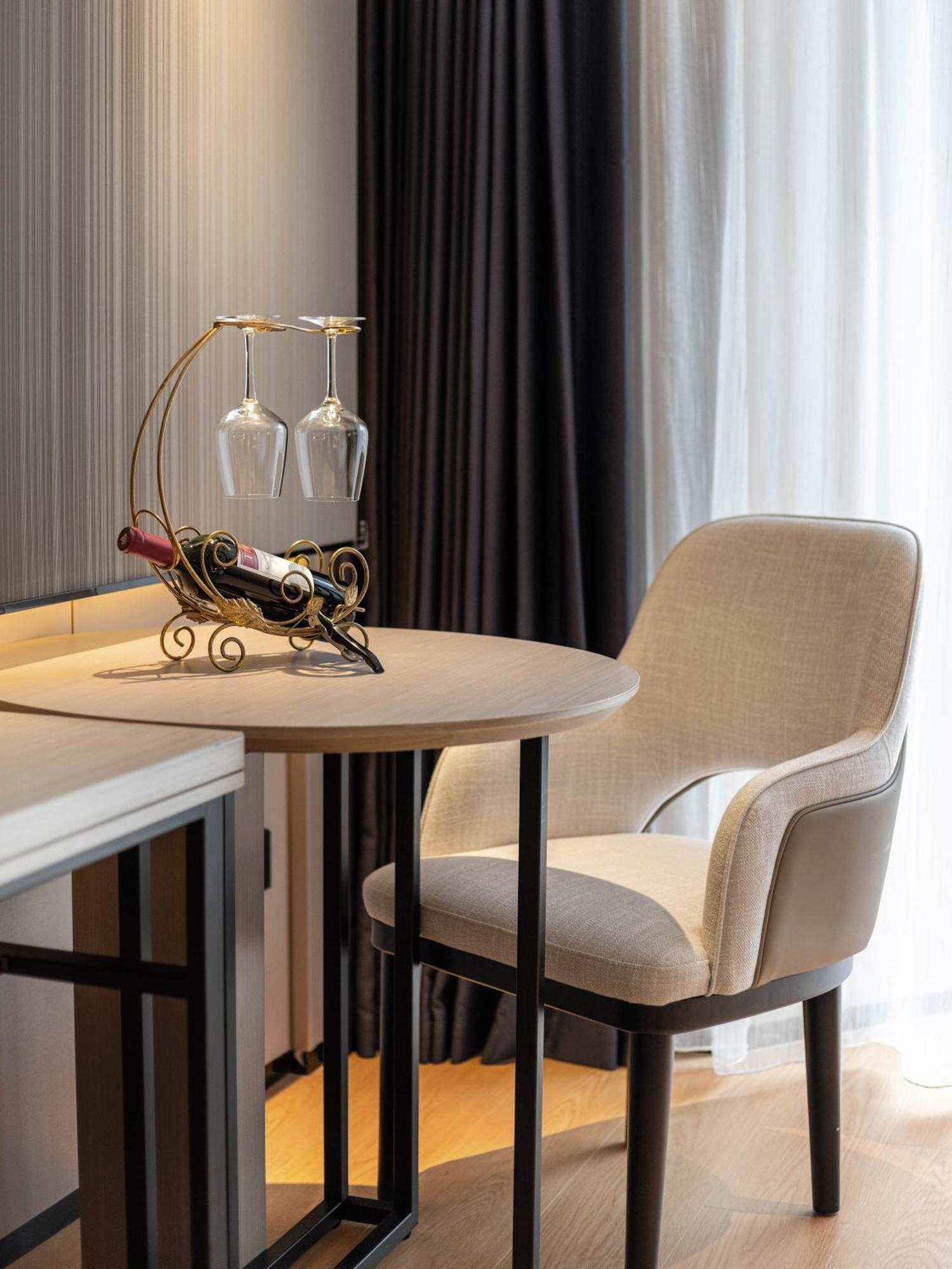 Lavande International Hotel Guangzhou Taikoo Hui Square Shipaiqiao Metro Station Branch - Free Shuttle Bus To Canton Fair Complex During Canton Fair Period & Free Vpn Internet Access Ngoại thất bức ảnh