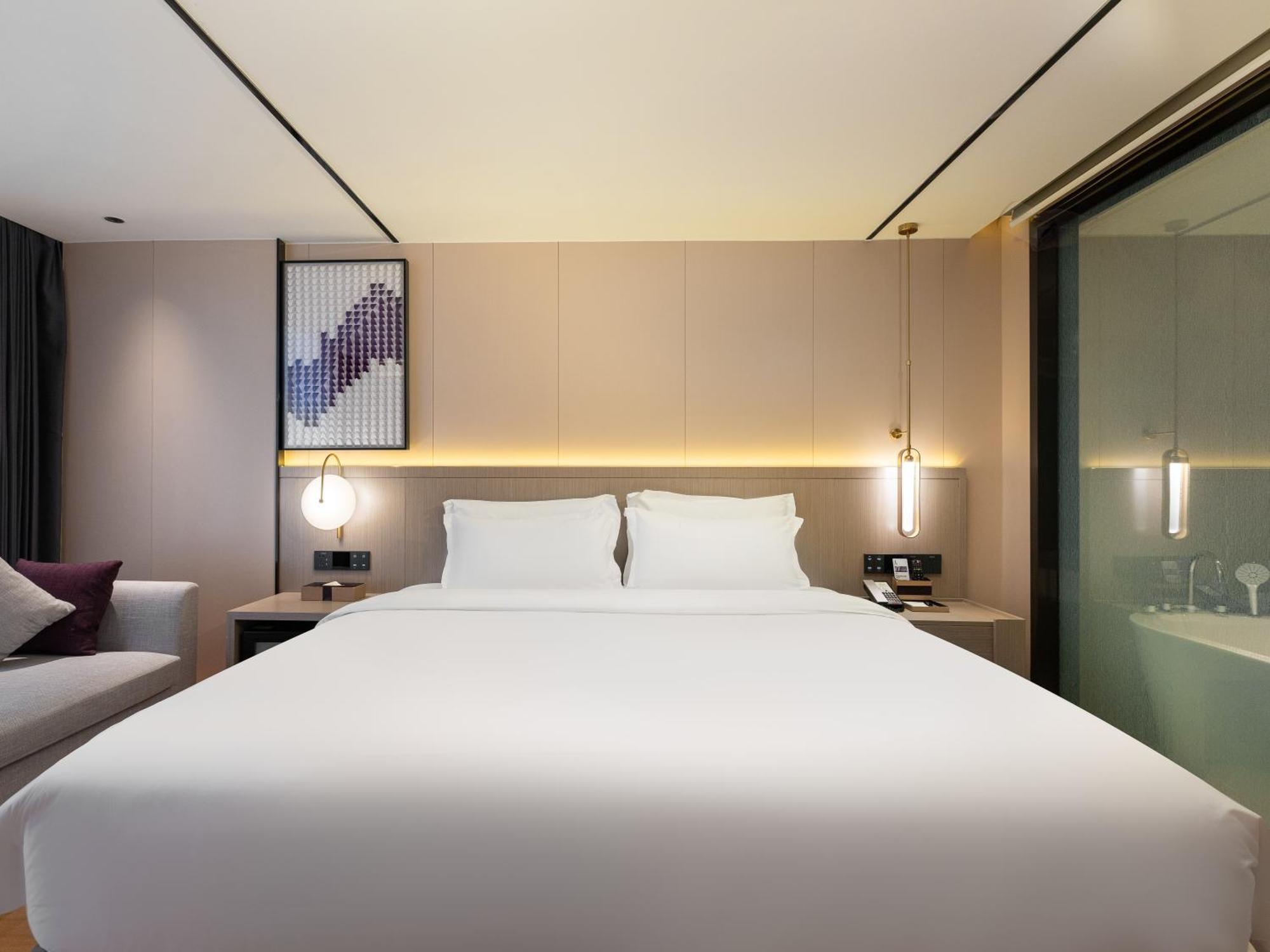 Lavande International Hotel Guangzhou Taikoo Hui Square Shipaiqiao Metro Station Branch - Free Shuttle Bus To Canton Fair Complex During Canton Fair Period & Free Vpn Internet Access Ngoại thất bức ảnh