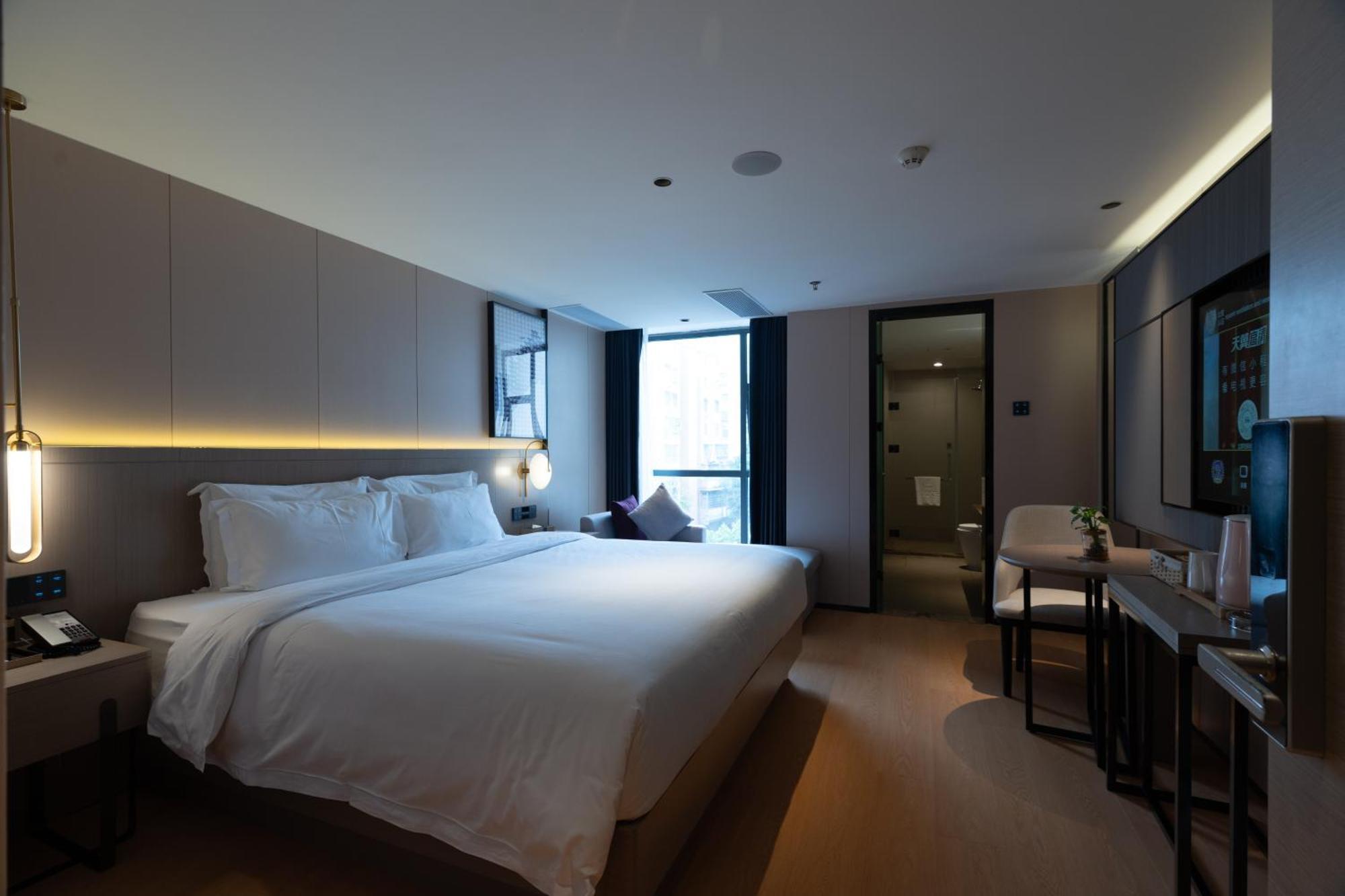 Lavande International Hotel Guangzhou Taikoo Hui Square Shipaiqiao Metro Station Branch - Free Shuttle Bus To Canton Fair Complex During Canton Fair Period & Free Vpn Internet Access Ngoại thất bức ảnh