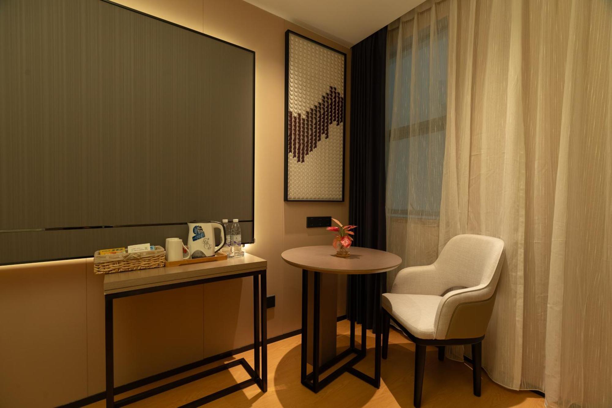 Lavande International Hotel Guangzhou Taikoo Hui Square Shipaiqiao Metro Station Branch - Free Shuttle Bus To Canton Fair Complex During Canton Fair Period & Free Vpn Internet Access Ngoại thất bức ảnh