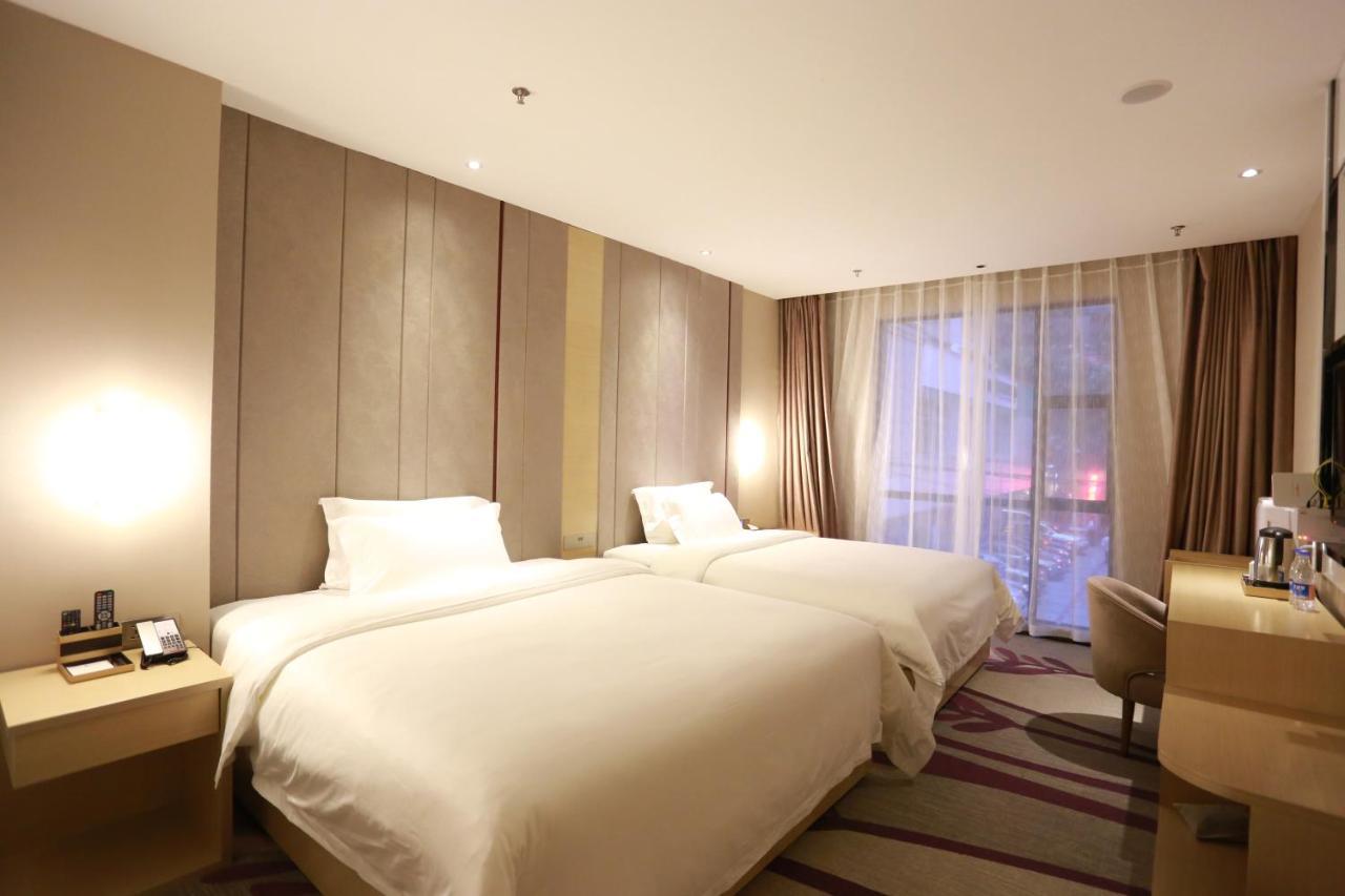 Lavande International Hotel Guangzhou Taikoo Hui Square Shipaiqiao Metro Station Branch - Free Shuttle Bus To Canton Fair Complex During Canton Fair Period & Free Vpn Internet Access Ngoại thất bức ảnh